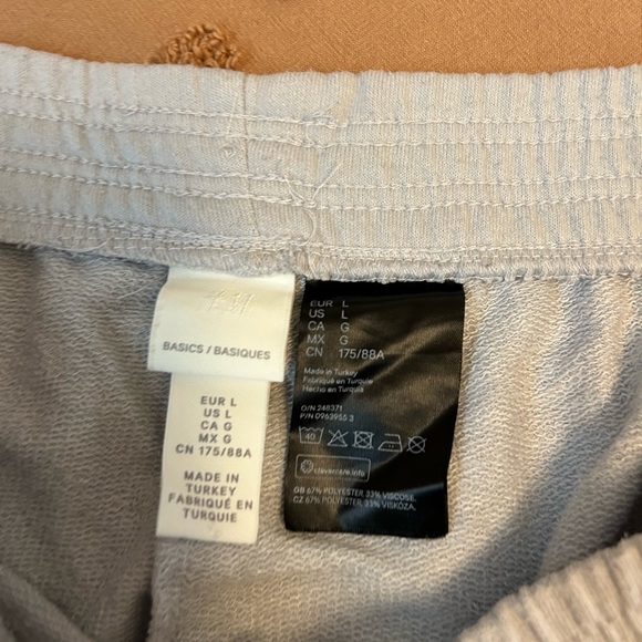 H&M light blue straight leg sweatpants - size L - Picture 3 of 3